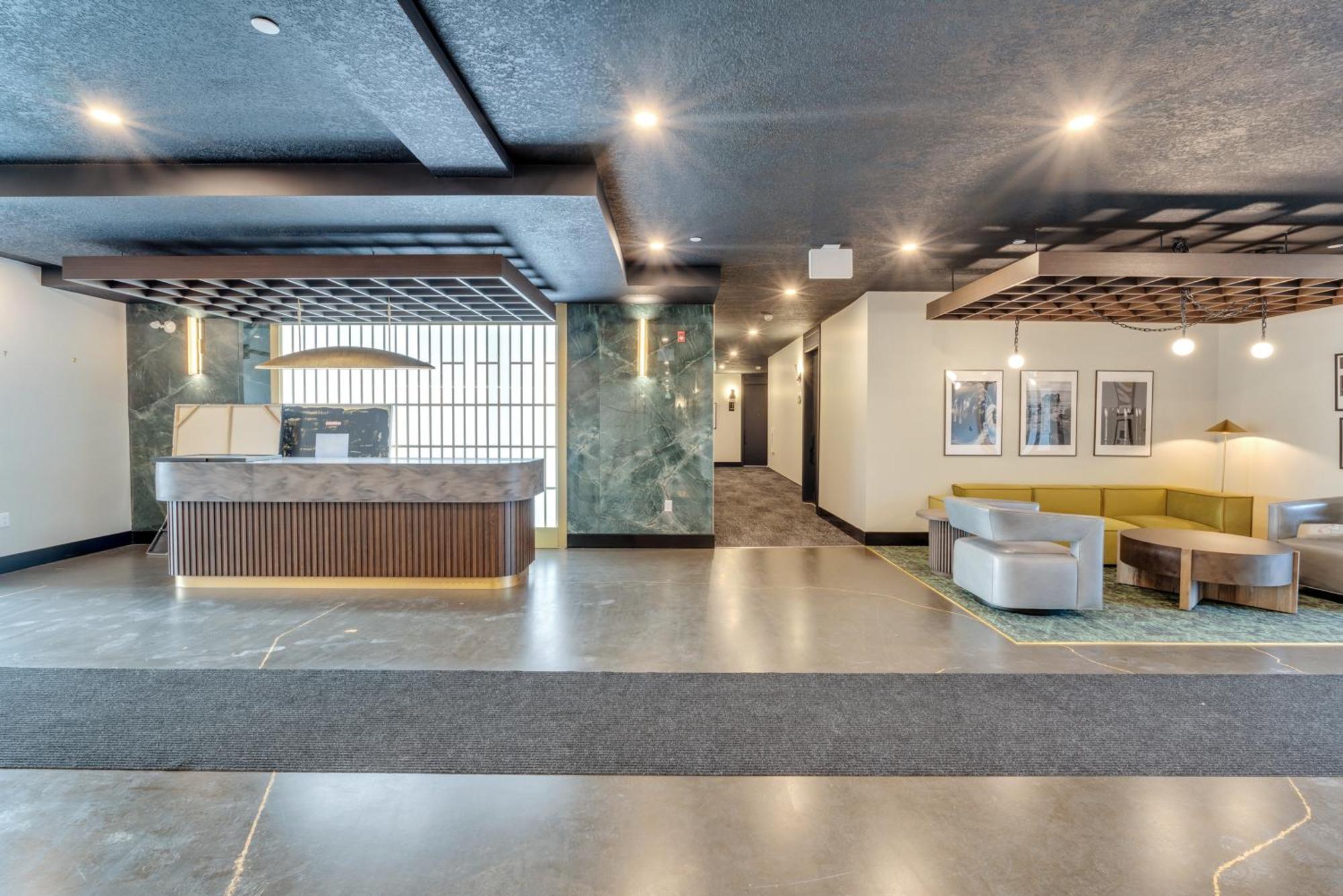 Elegant Space In Currie Apartment
