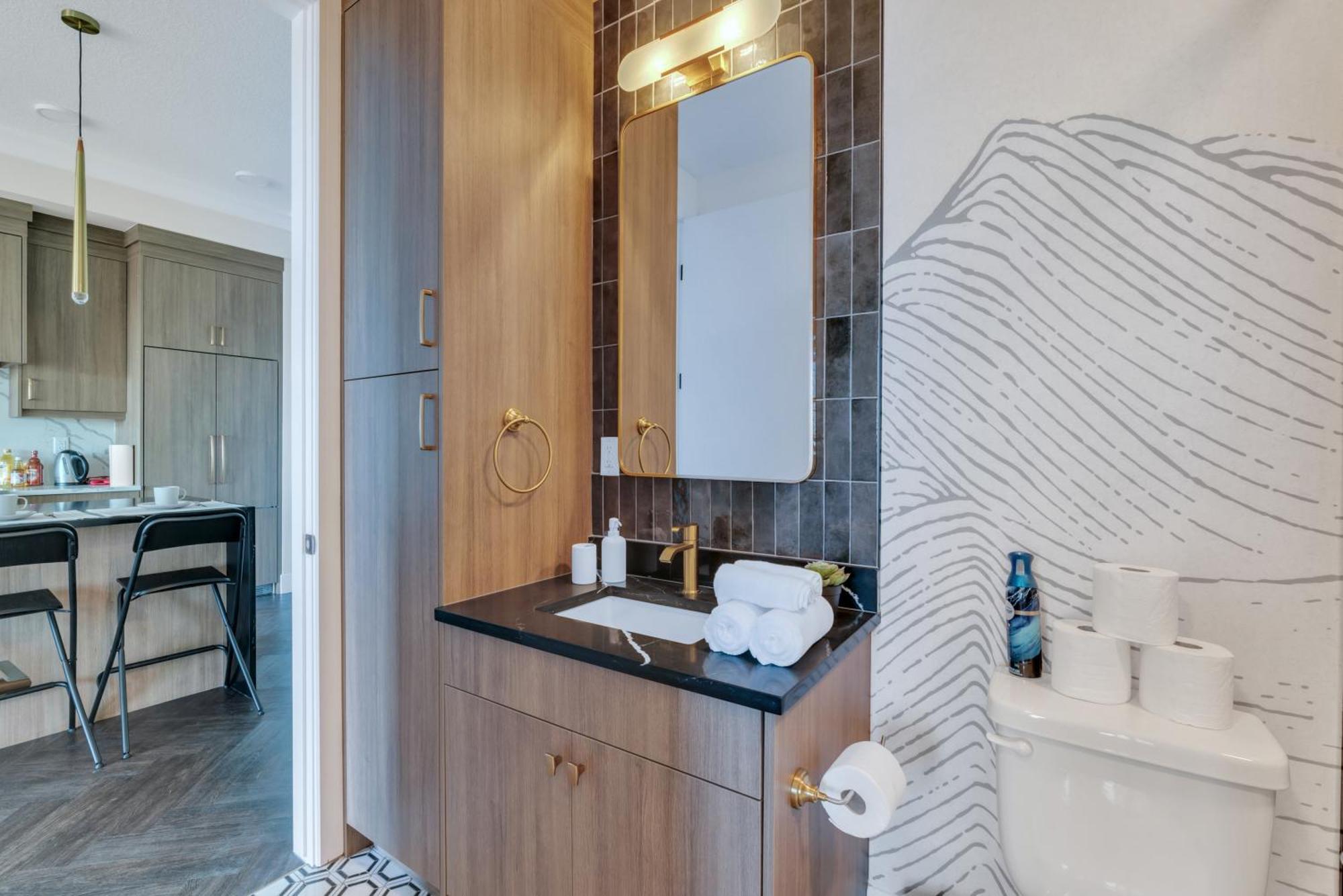 Elegant Space In Currie Apartment Calgary